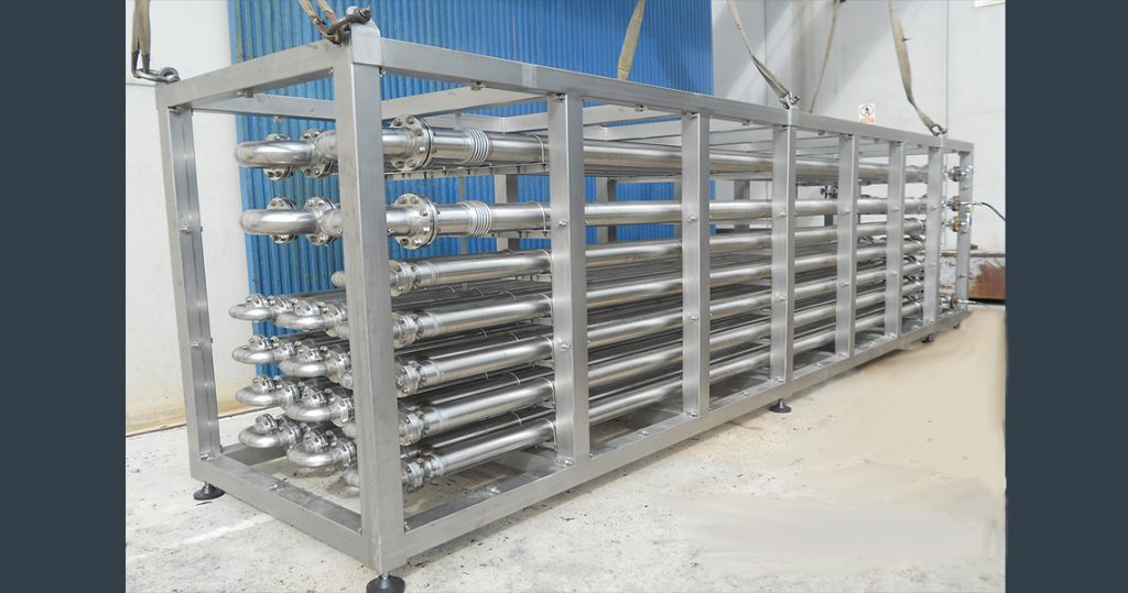 Industrial double tube heat exchangers with removable tube
