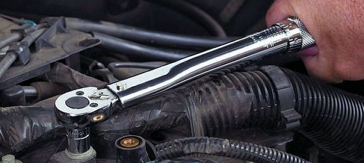 Proper way of using torque wrench