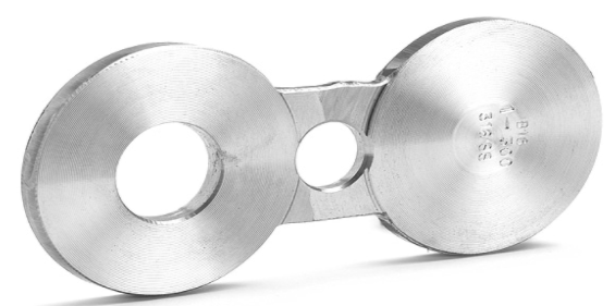 Spectacle blind consisting of blind and ring spacer