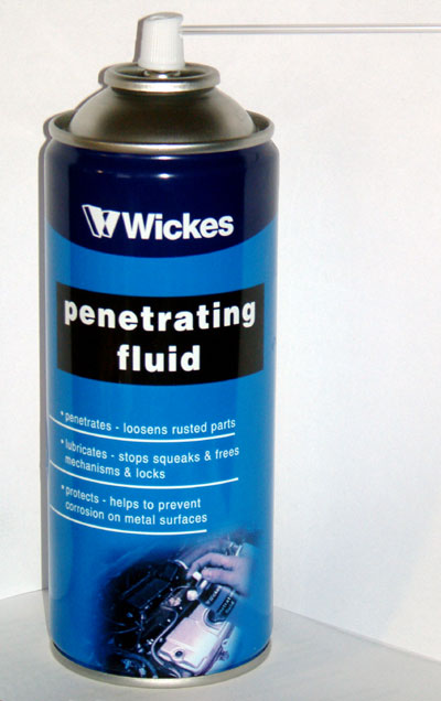 Wickes Penetrating Fluid in blue container